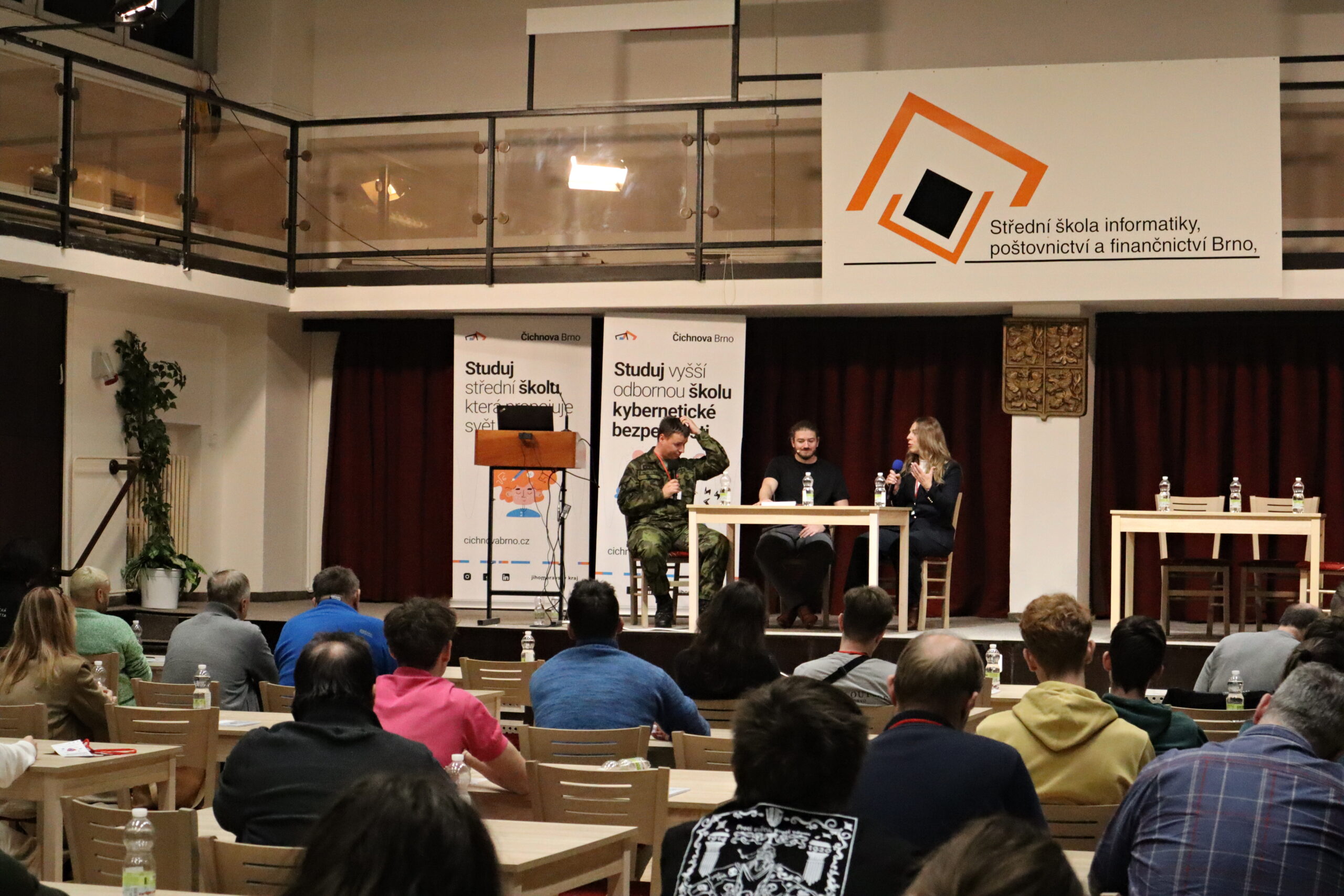 Brněnská konference přinesla revoluci ve výuce kyberbezpečnosti - Junior Centrum Excelence kybernetické bezpečnosti