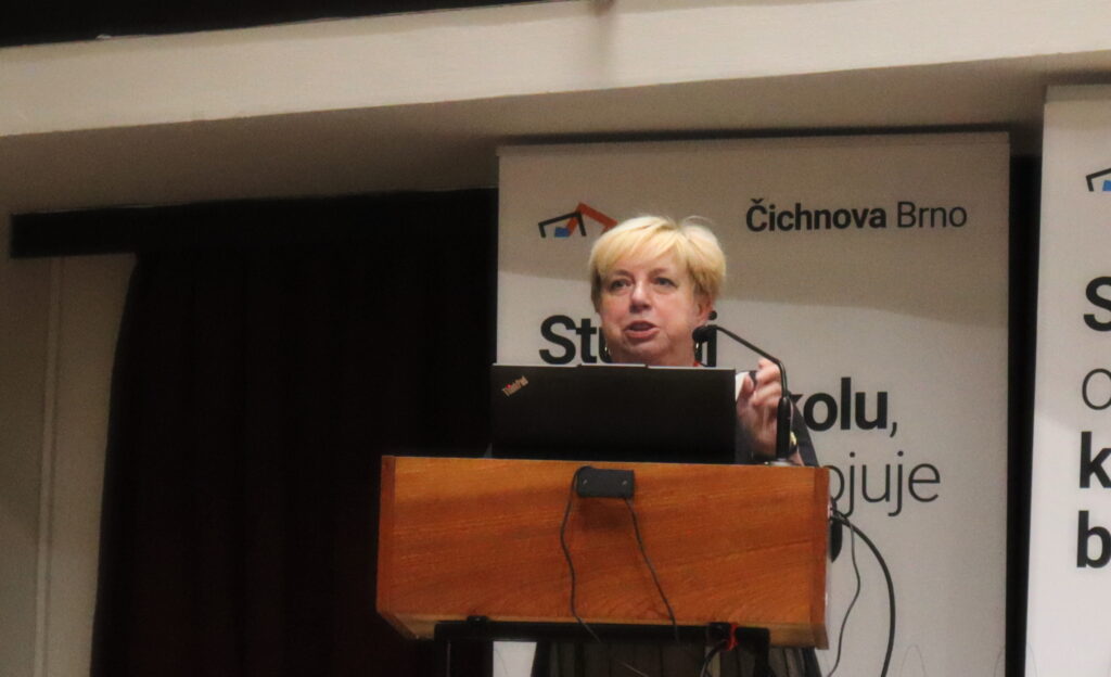 Brněnská konference přinesla revoluci ve výuce kyberbezpečnosti - Junior Centrum Excelence kybernetické bezpečnosti