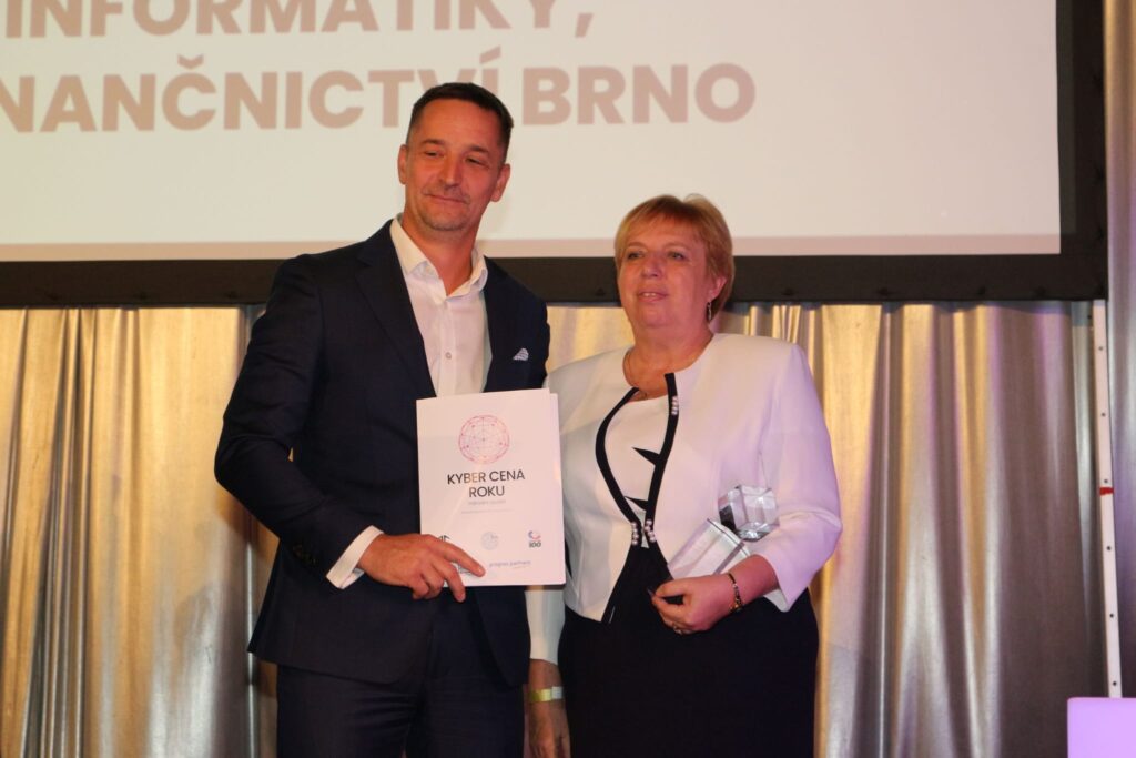 Vítězství v soutěži KYBER CENA ROKU - Junior Centrum Excelence kybernetické bezpečnosti