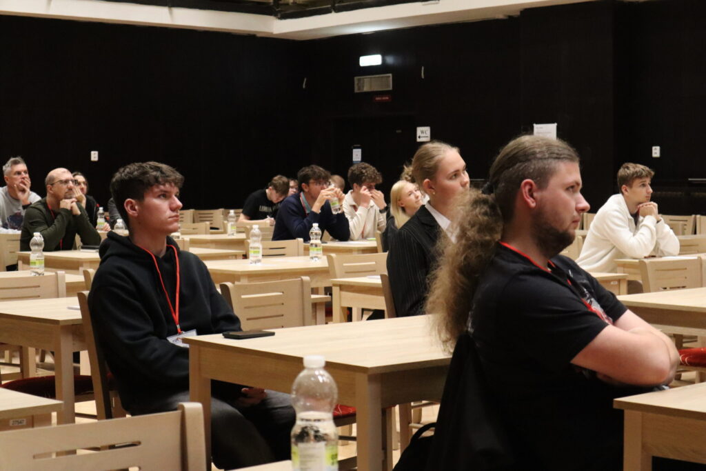 Brněnská konference přinesla revoluci ve výuce kyberbezpečnosti - Junior Centrum Excelence kybernetické bezpečnosti